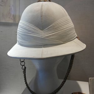 Pith helmet