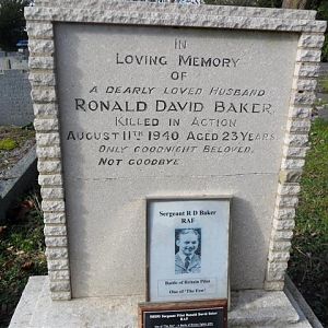 R.D.Baker RAF  BoB (1) (Small).JPG