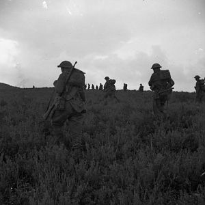2nd Coldstream Guards advance on Longstop Hill, 25 December 1942; IWM NA 332