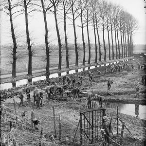 Grenadier Guards building breastworks on flooded ground at Hem, December 1939; IWM O 2288