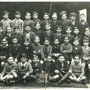 Ron's class at Rochelle St School 1932