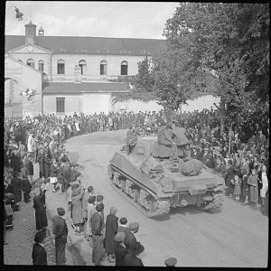 Sherman tank of Guards Armoured Division enters Beauvais, 31 August 1944; IWM BU 309