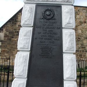 REMEMBERANCE CROSS AND PANELS NEWBURN NEWCASTLE UPON TYNE (1)