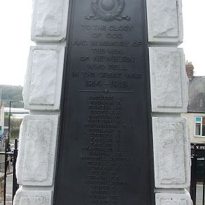 REMEMBERANCE CROSS AND PANELS NEWBURN NEWCASTLE UPON TYNE (4)