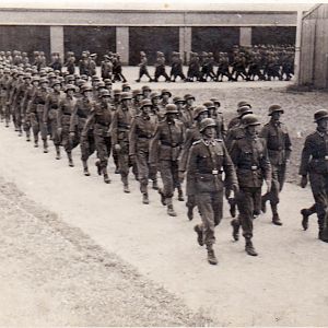 SMART GERMAN PRISONERS PARIS