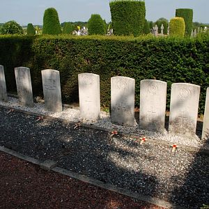 Asse Mollemsebaan Communal Cemetery