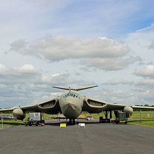 North Yorkshire Air Museum - Victor On The Runway