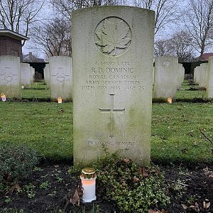 Nederweert War Cemetary - Reginald Daniel Dominic - Christmas Eve lights