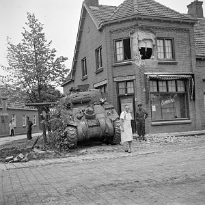 Irish Guards Group, Guards Armoured Division, Aalst, 18 Sept 44